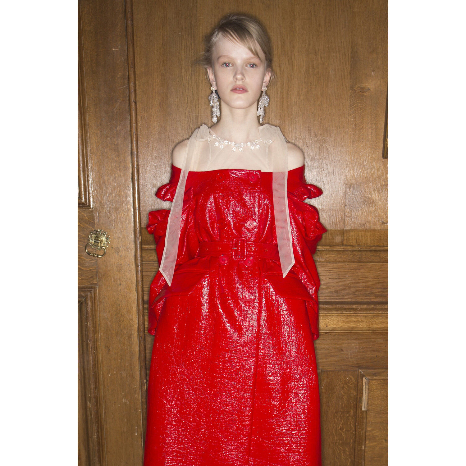 Фото Backstage Simone Rocha Fall 2018 Ready-to-Wear Backstage Simone Rocha осень зима 2018 коллекция неделя моды в Лондане LFW Mainstyles
